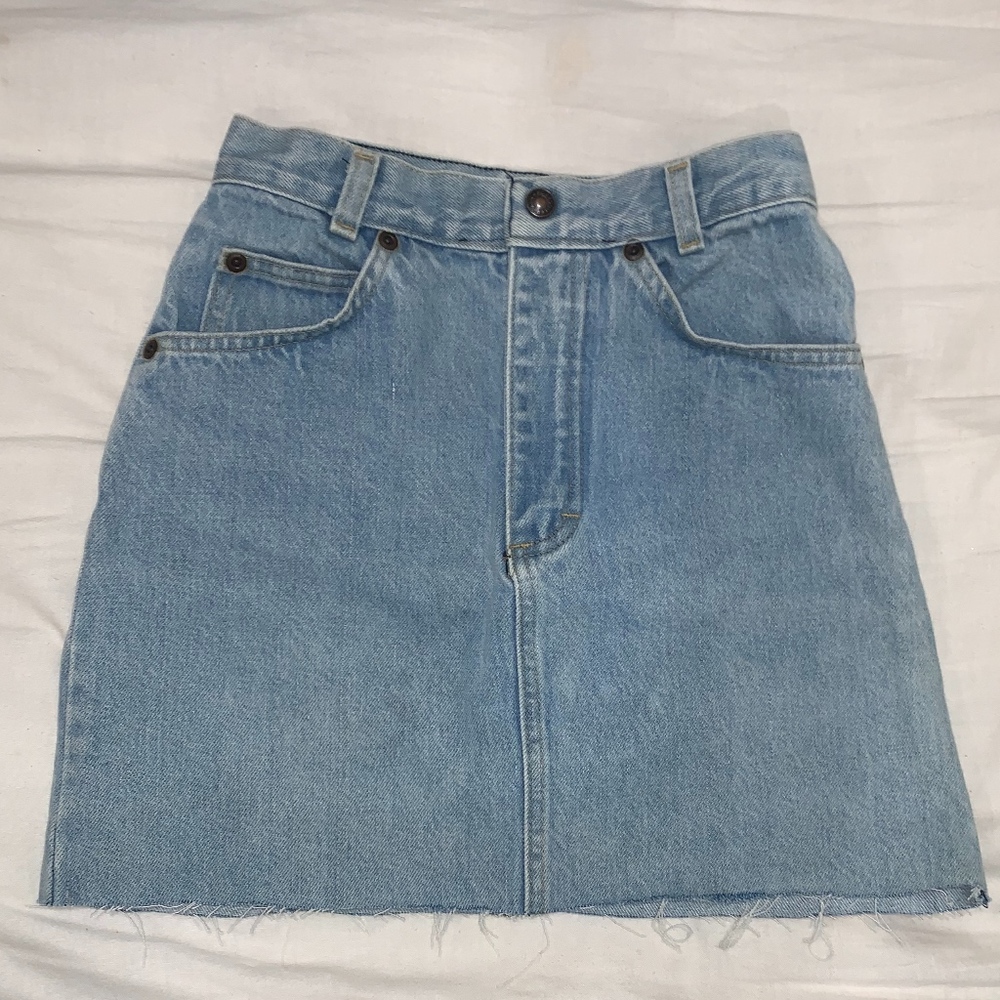 Light wash denim skirt!